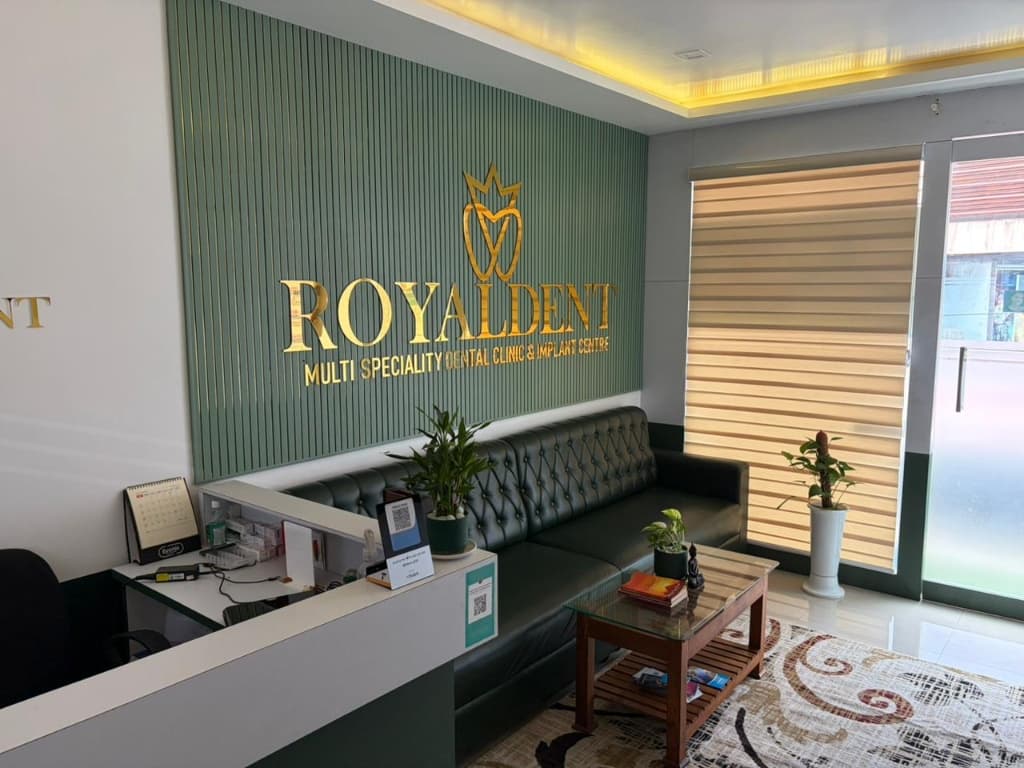 Royaldent Multi Speciality Dental Clinic Reception and Patient Lounge in Vadakara